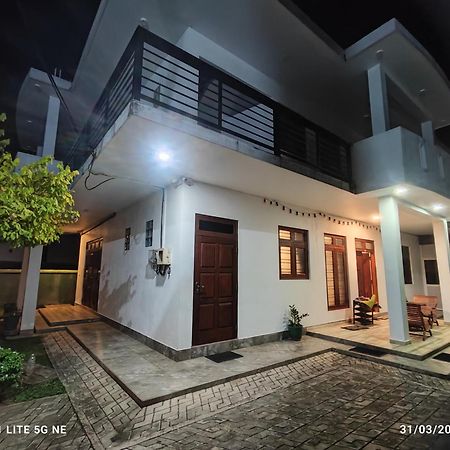 Villa Tanzanite Hikkaduwa Exterior foto