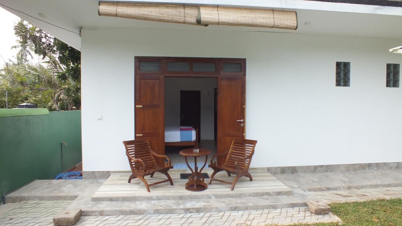 Villa Tanzanite Hikkaduwa Exterior foto