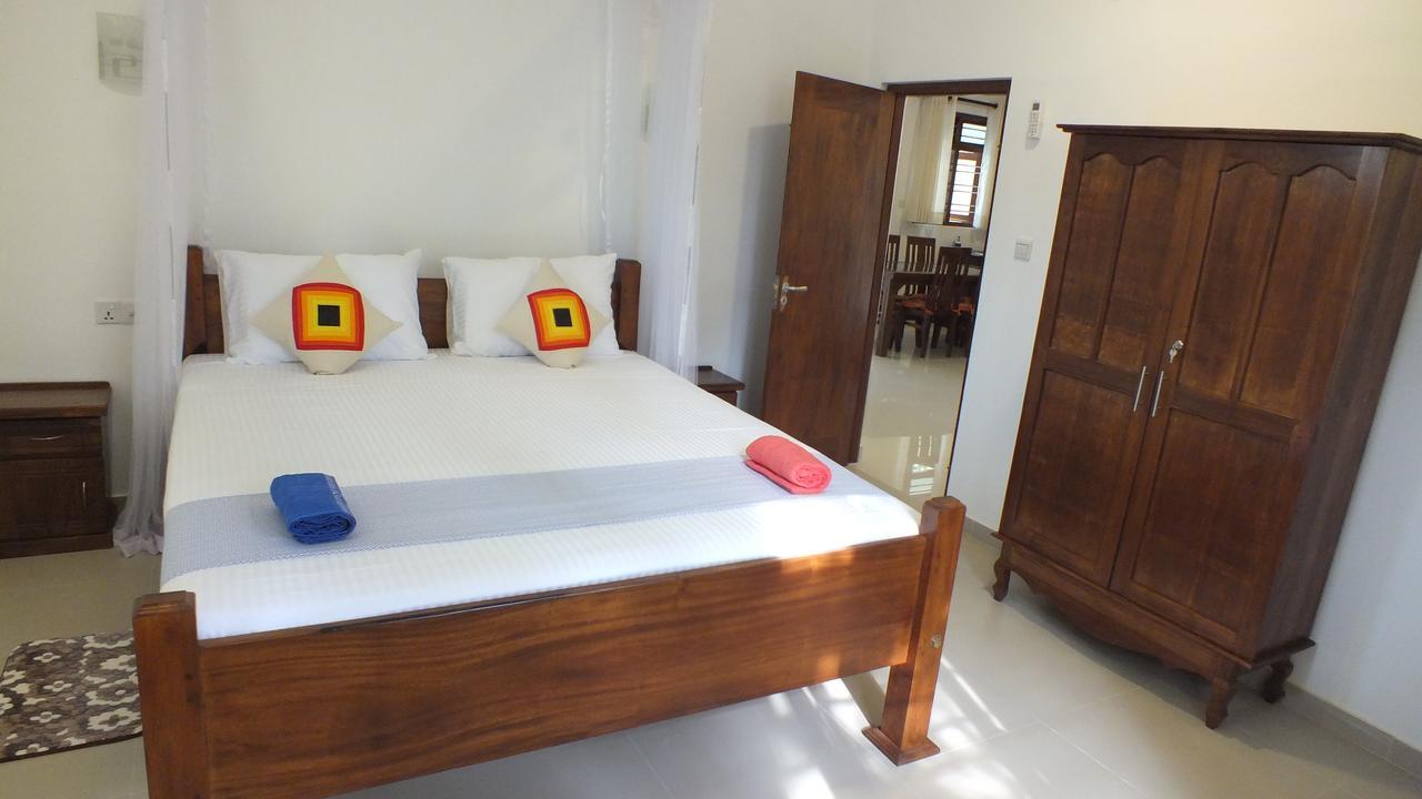 Villa Tanzanite Hikkaduwa Exterior foto