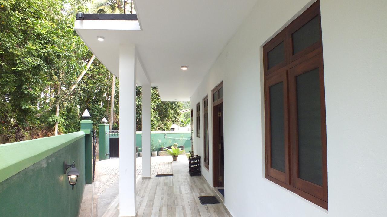 Villa Tanzanite Hikkaduwa Exterior foto