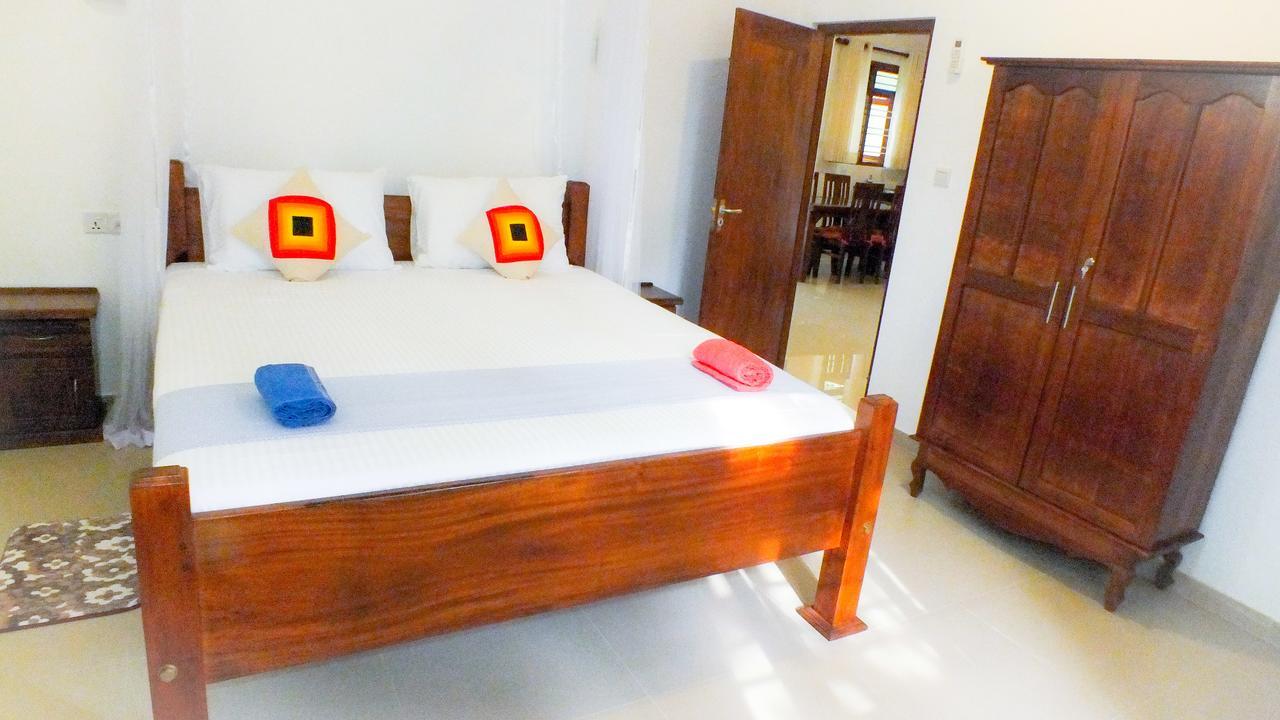 Villa Tanzanite Hikkaduwa Exterior foto