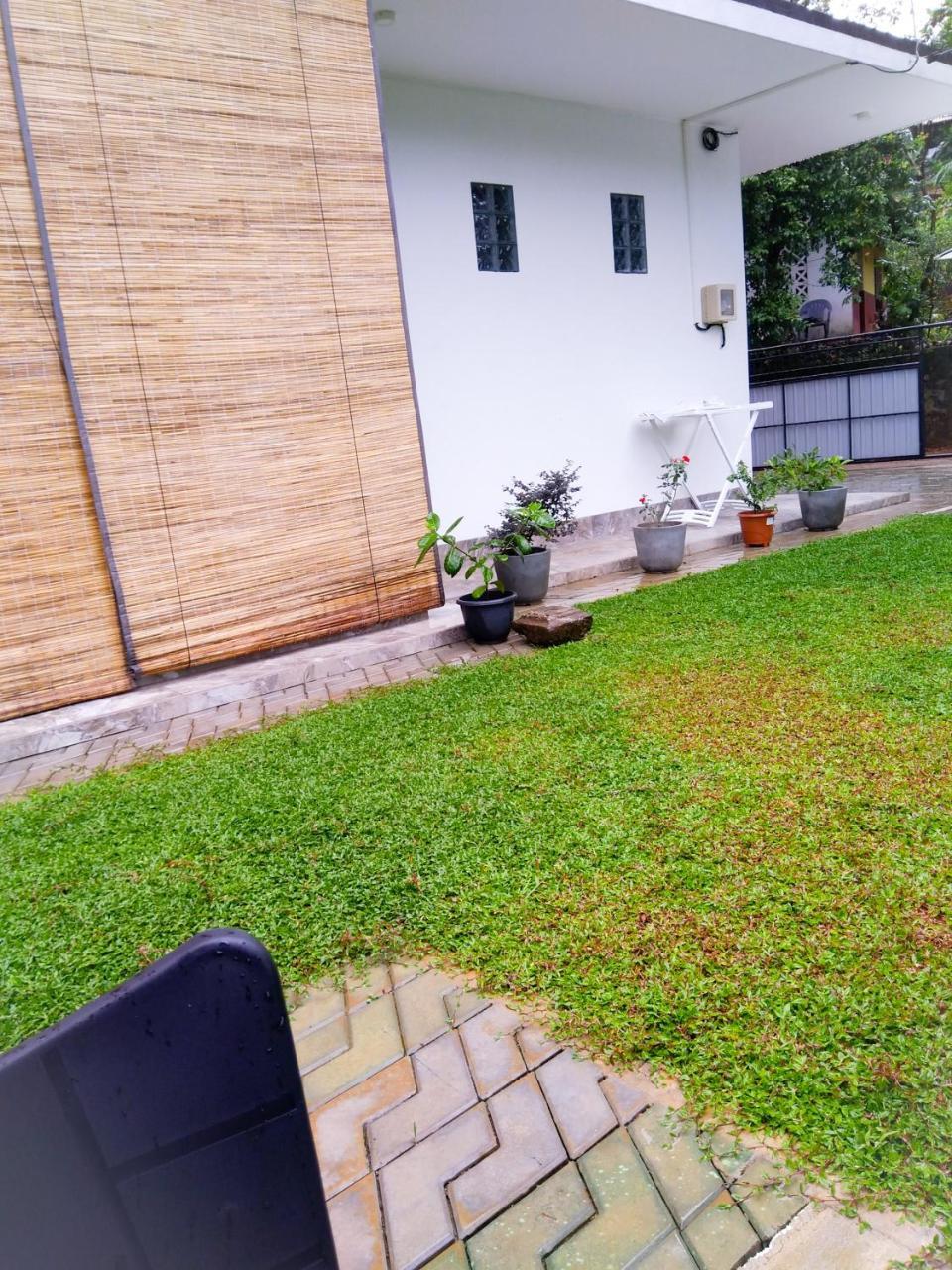 Villa Tanzanite Hikkaduwa Exterior foto